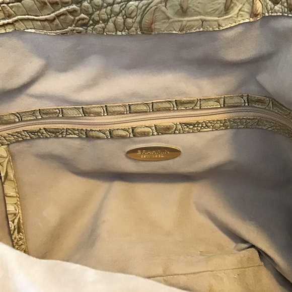 BRAHMIN TOTE PURSE, magnetic closure, key strap, pen holder, dark camel. - Picture 5 of 11